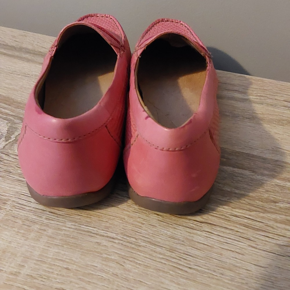 Clarks Collection Penny Loafers Flats Womens Size 7.5M Coral Slip On Casual Shoe - Picture 5 of 9
